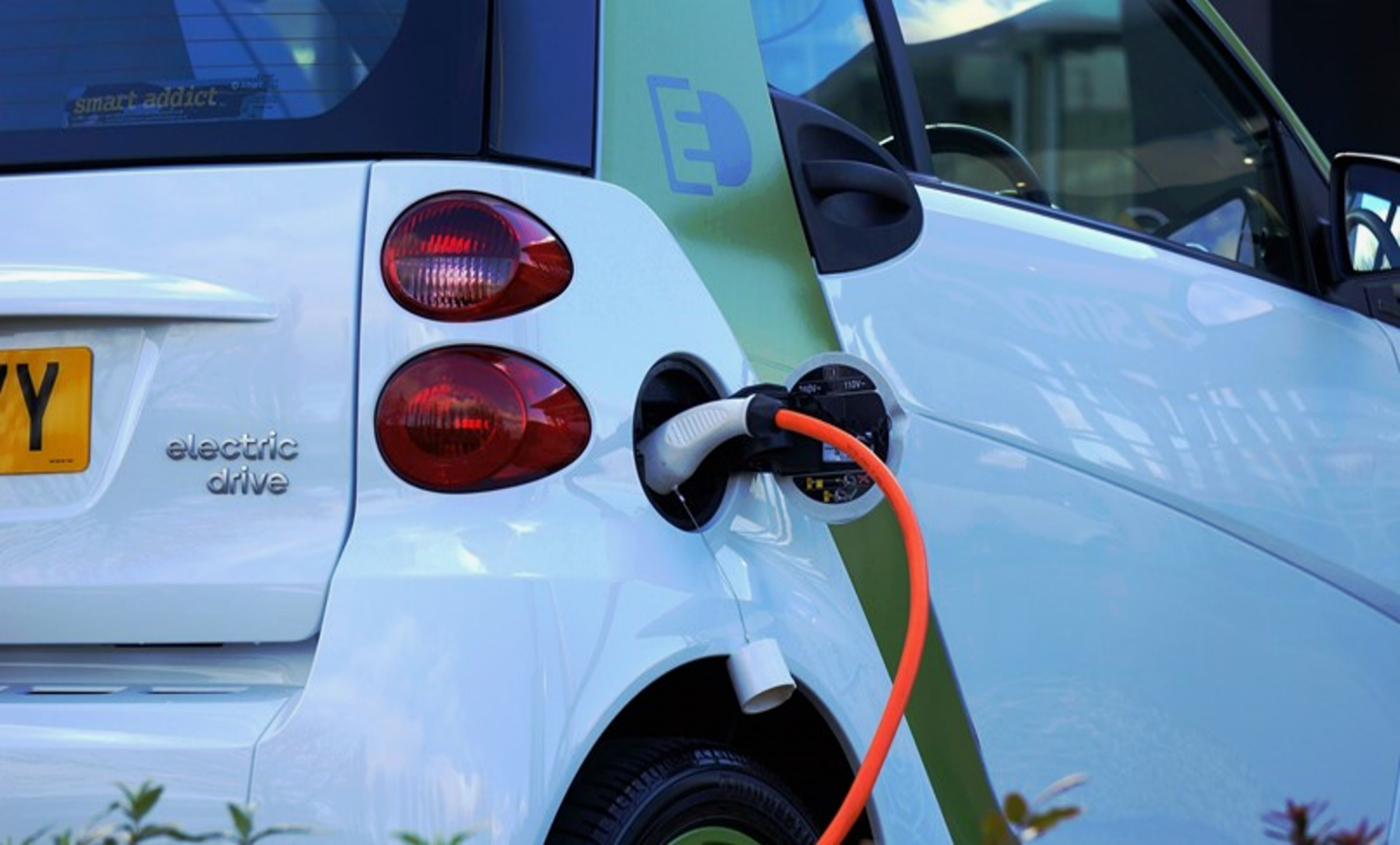 Les véhicules électriques metent en lumière le rôle crucial du nickelage dans les marchés de la mobilité électrique. Les composants mécaniques et électriques cruiciaux sont soigneusement protégés par un revêtement en nickel chimique haut phosphore, assurant une résistance accrue à l'usure et à la corrosion. Le nickelage joue un rôle essentiel dans la préservation de la performance et de la durabilité des systèmes mécaniques et électriques des véhicules électriques.